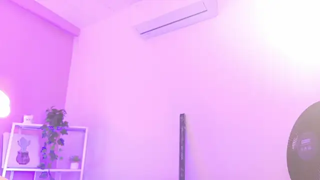 briannajackson_'s cam snapshot