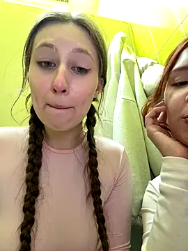 FroggyAnna live sex cam