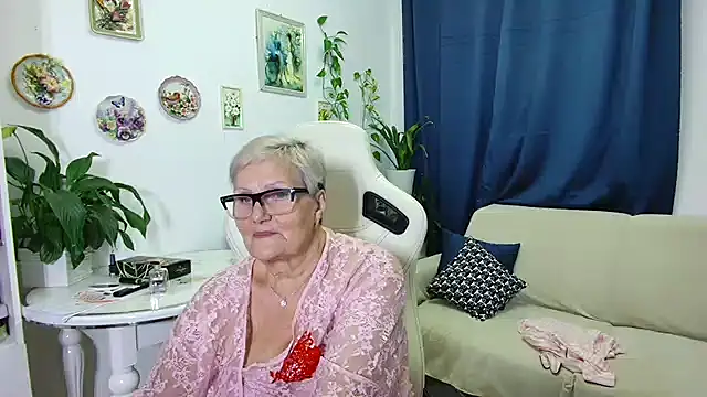 Selenna57 live sex cam