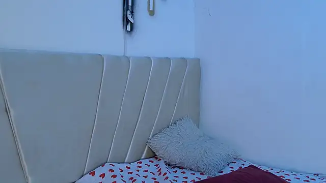 elines_'s cam snapshot