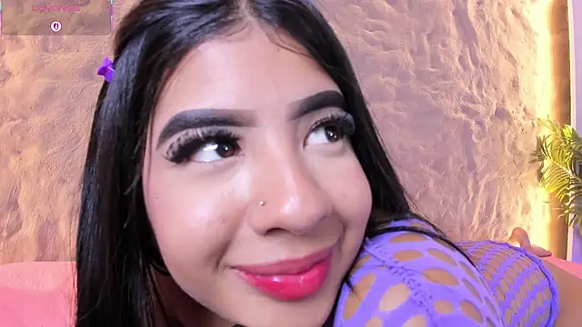 Naomy_gyal's cam snapshot