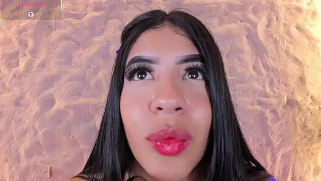 Naomy_gyal's cam snapshot