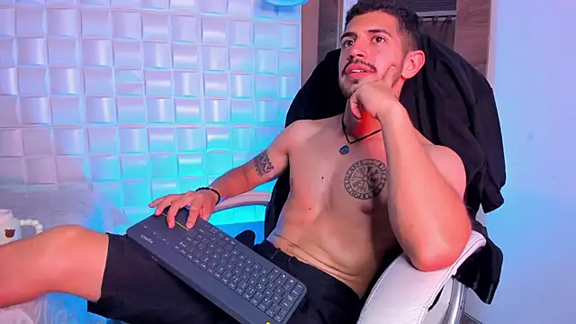 AlejandroStormm's cam snapshot