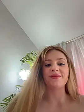 CaseyCumFace's cam snapshot