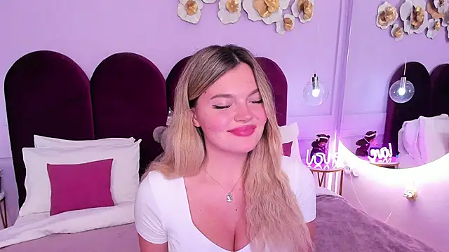 ZaraBloom's cam snapshot