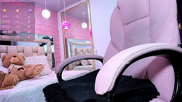 _laaura_'s cam snapshot