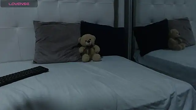 willow_smitt's cam snapshot