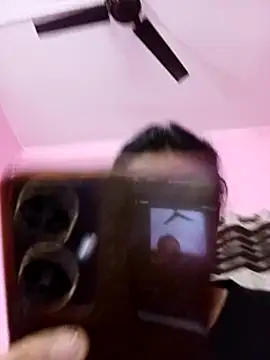 Gullapi live sex cam