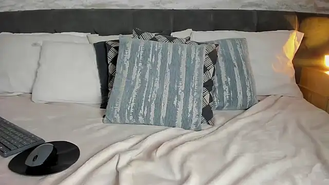 Anneth__M's cam snapshot