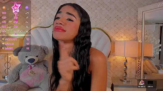 ZaryJonnes's cam snapshot