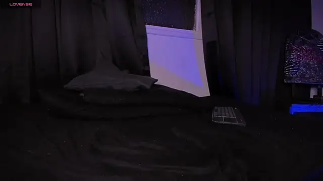 AramJoness's cam snapshot