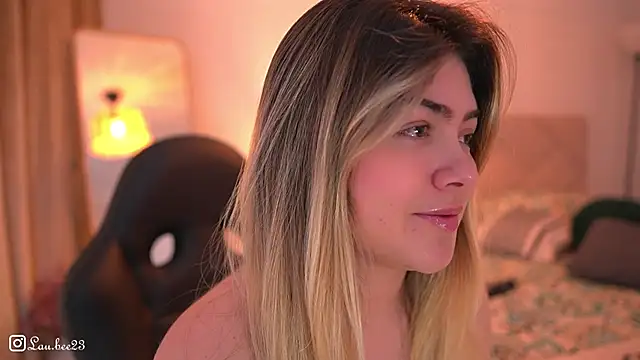 Lau_Bee live sex cam