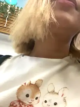 SweetBunnyGF's cam snapshot