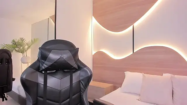 emily_tolson's cam snapshot