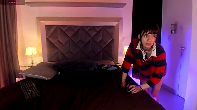 Brenda_Tina's cam snapshot