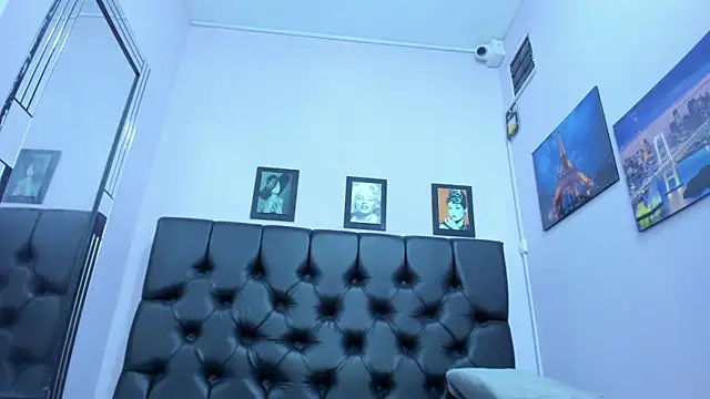 Adrianasex_69x's cam snapshot