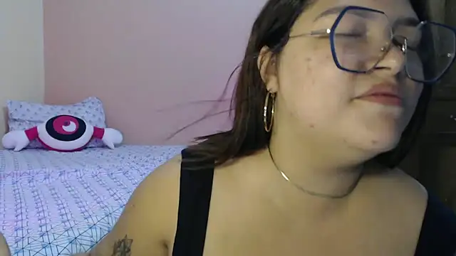 Charlovereal live sex cam