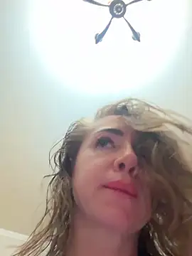 MarinaDiva11_74's cam snapshot