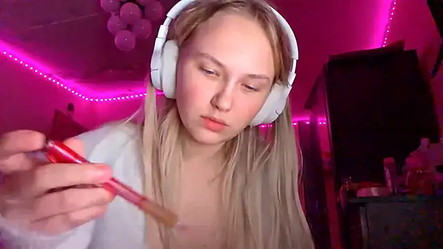 KarinRobertson's cam snapshot