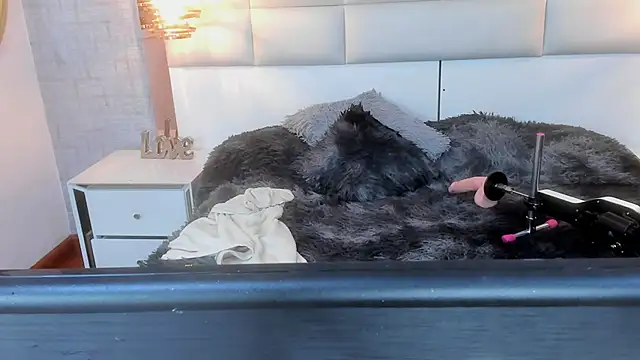 Nohemi_louse's cam snapshot