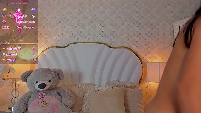 ZaryJonnes's cam snapshot