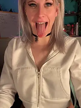 TheRealJessyLey live sex cam