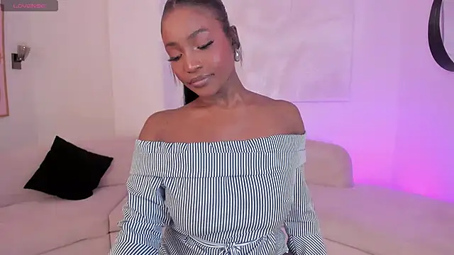 SavannahStorm live sex cam