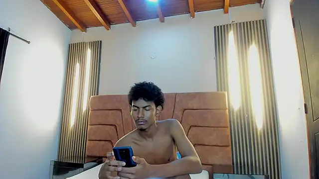 FYKMOR_1's cam snapshot