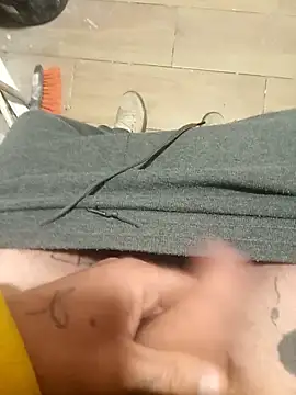 Valencianoo411's cam snapshot