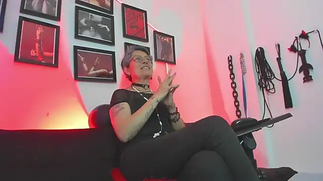 MistressNyx_cg's cam snapshot