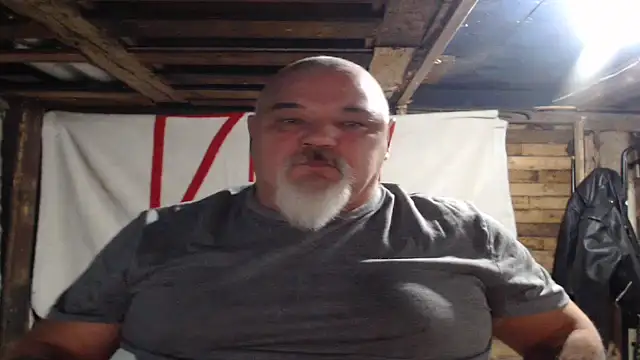 Newfiesausage1972's cam snapshot