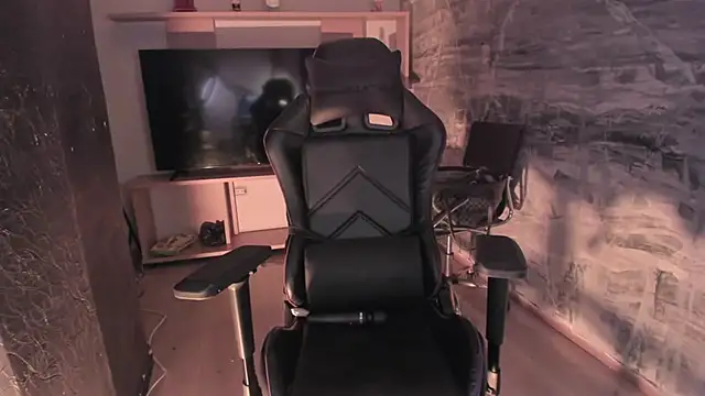 LunaBaker-1's cam snapshot