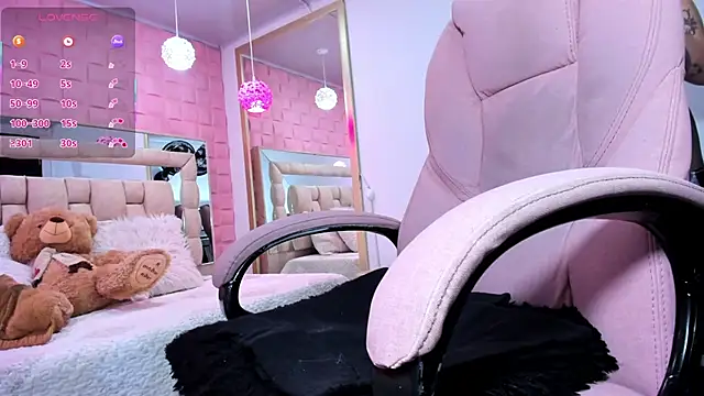 _laaura_'s cam snapshot