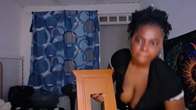 yselahot's cam snapshot