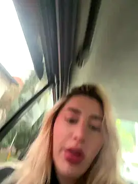 Mia_sofiia21's cam snapshot