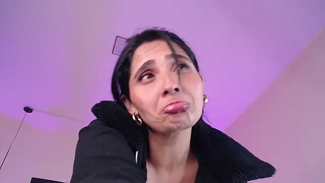 emily_leinner's cam snapshot