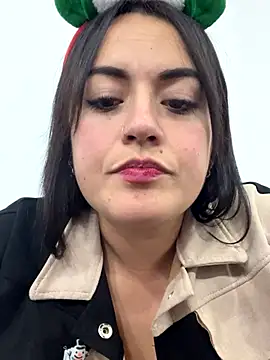 Lesly_10-'s cam snapshot