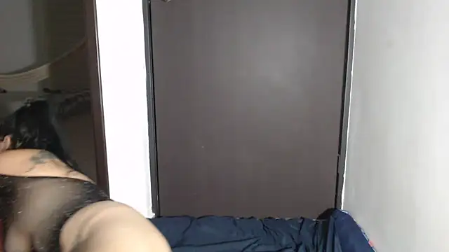 HellenLatin's cam snapshot