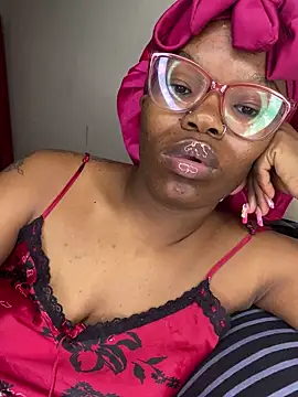 YummyMelanin117's cam snapshot