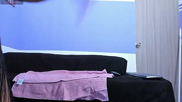 veronica_em1's cam snapshot