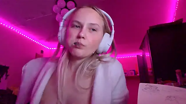 KarinRobertson's cam snapshot