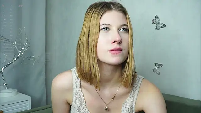 YvonneBou's cam snapshot