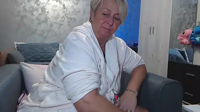 RosesandLillies's cam snapshot