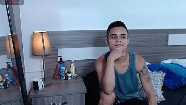 Liiamthompson's cam snapshot