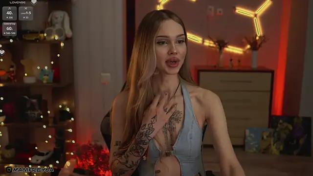 ManiFreyja's cam snapshot