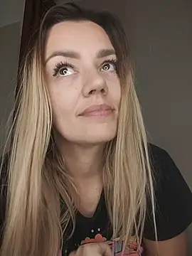 KrissSexi's cam snapshot