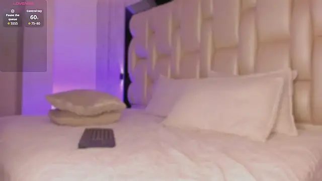 _CurlyGirl_'s cam snapshot