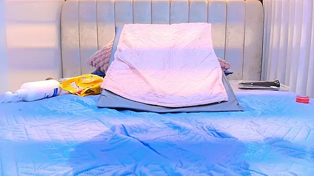 kata_hazel's cam snapshot