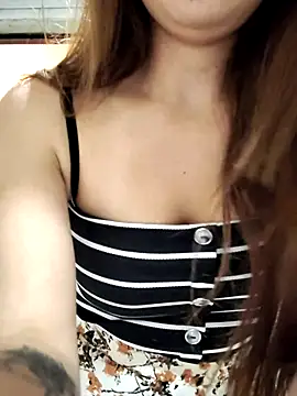 Alyah_1-2's cam snapshot