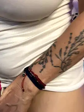 lonely_shewolf's cam snapshot